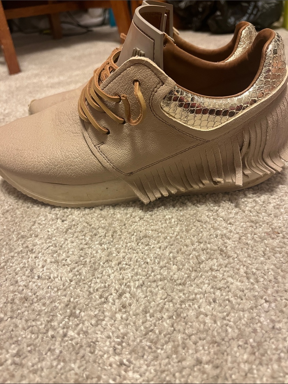 Esseutesse Beige Leather Fringe Sneakers with Gold Accent - Picture 4 of 6